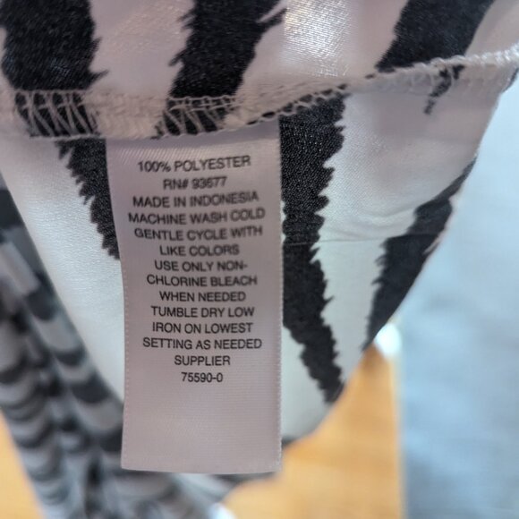 Worthington Medium Crossover Zebra Blouse - Picture 7 of 9